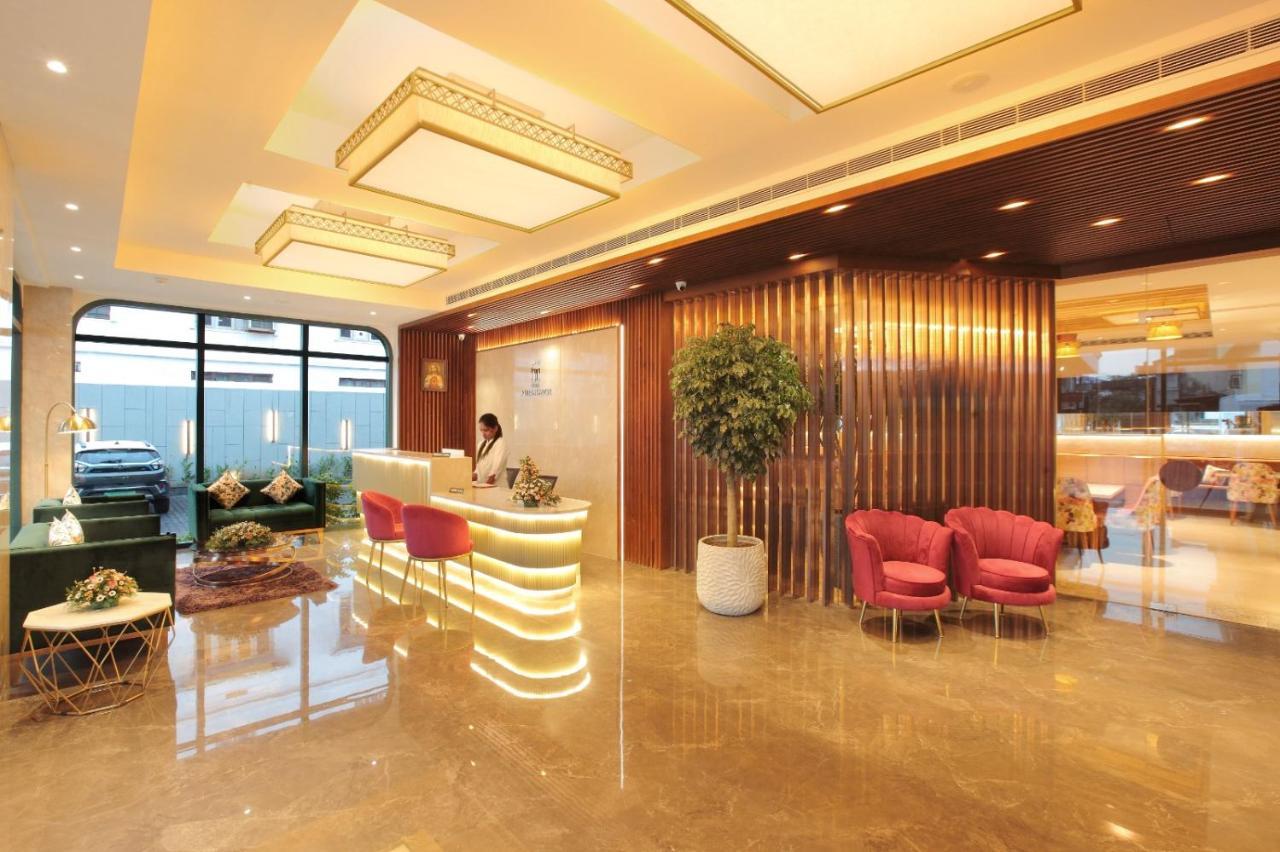 The Grand Ambassador Hotel Коттаям Экстерьер фото