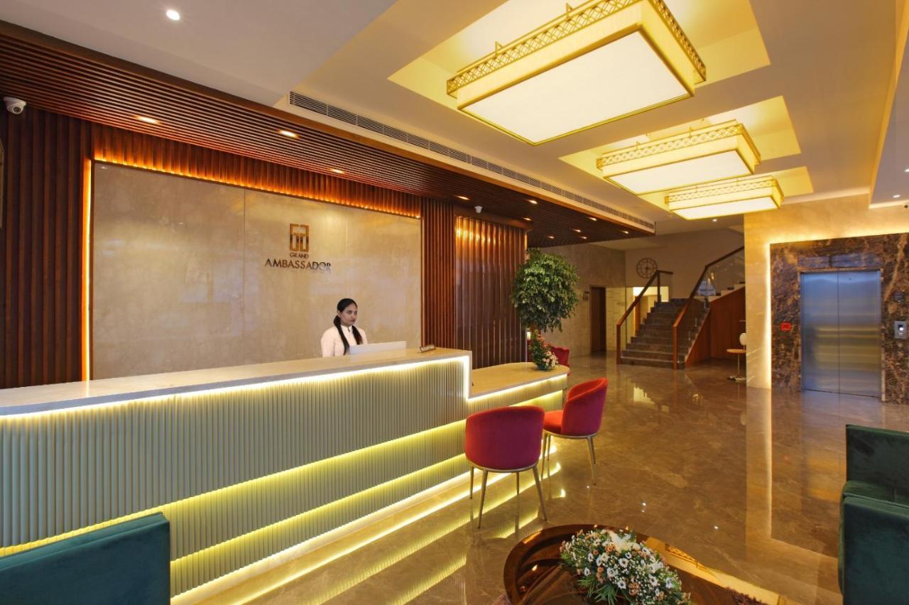 The Grand Ambassador Hotel Коттаям Экстерьер фото